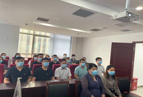 第十黨支部組織豫信公司干部、職工收看收聽“七一”建黨100周年慶祝大會簡報